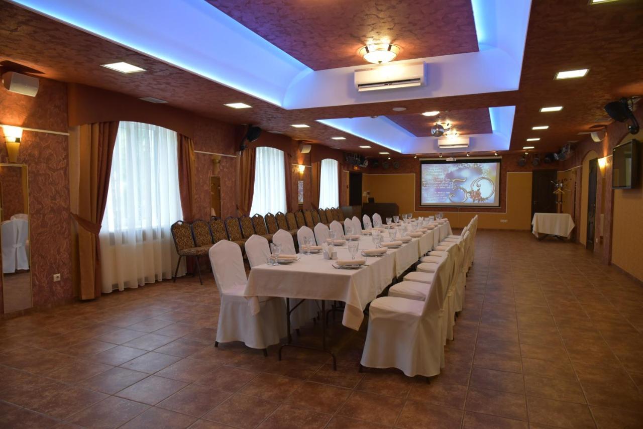Hotel Lubenska Sloboda Olshanka Exterior photo